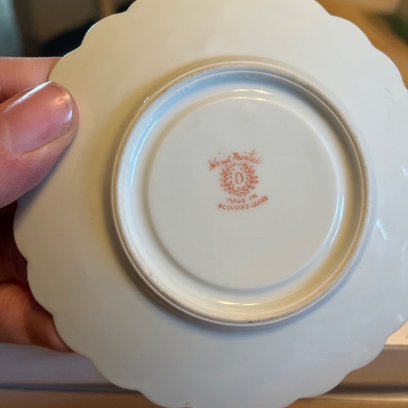 Vintage porcelain demitasse cup and saucer, gold trim handle painted from Japan - Picture 7 of 11